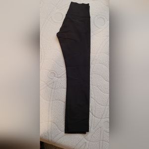 Lululemon size 4 cropped leggings